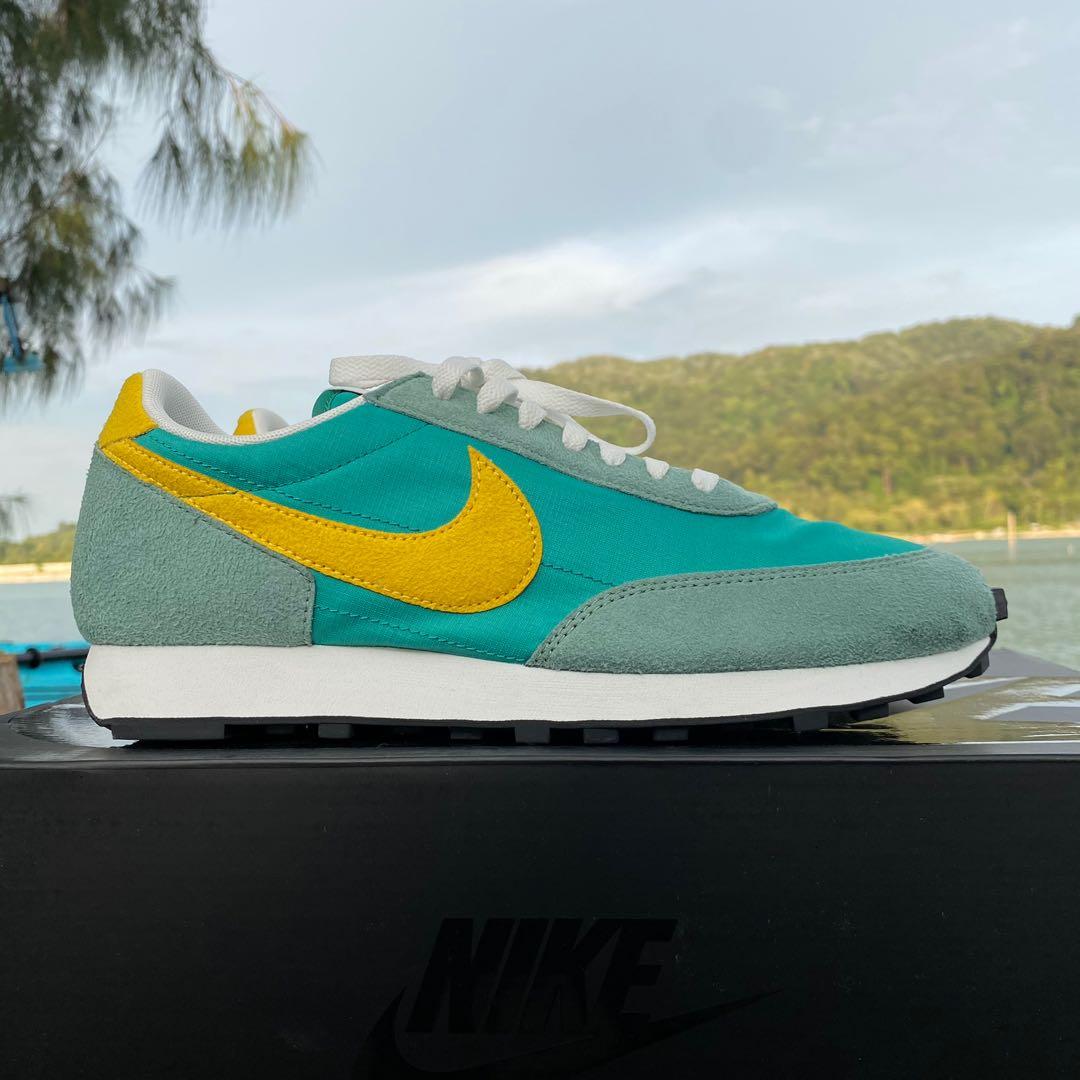 Nike daybreak cheap green
