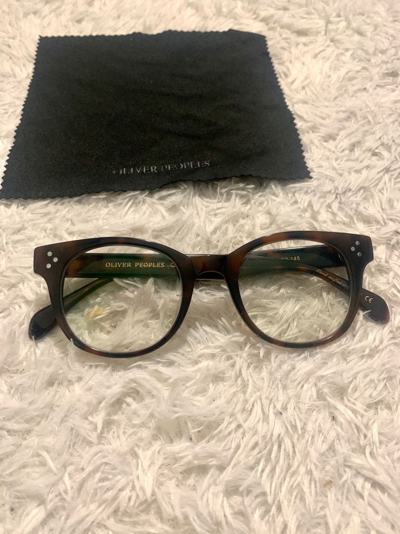 peoples eyeglasses