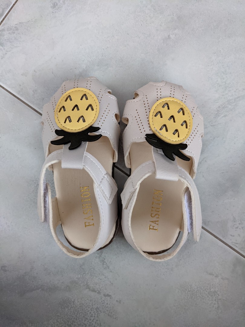 Pineapple top baby sandals