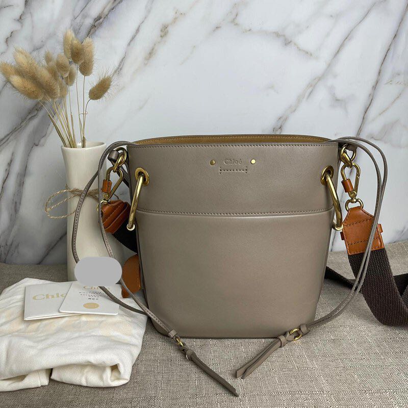 Chloe roy clearance bucket medium