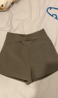 (Category: ) located in . Submitted by clothes.addiction (Listing ID 1096634794, Image 1). Description: .