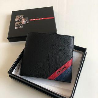 Gucci Men Wallet Classic Green Men S Fashion Bags Wallets Wallets On Carousell