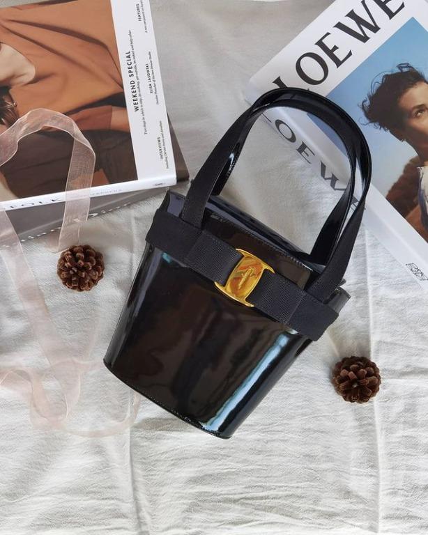Ferragamo vara bag hotsell