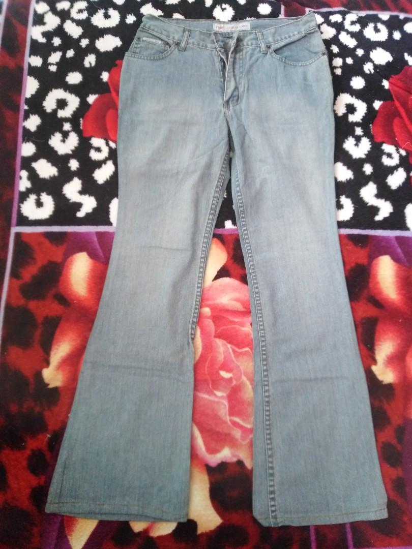 Seluar Jeans Women S Fashion Clothes Bottoms On Carousell