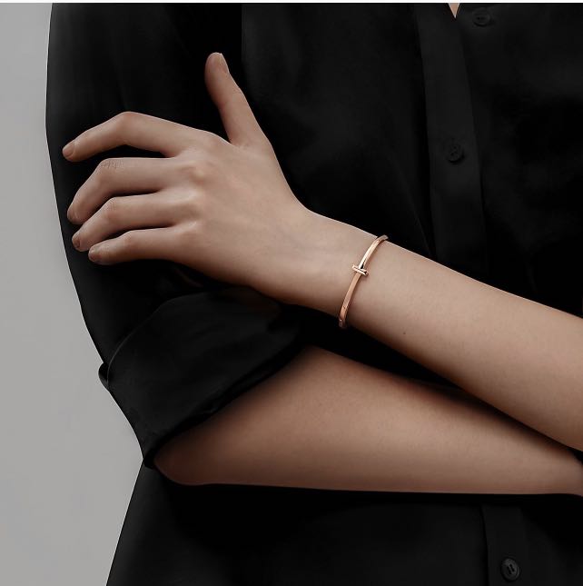 Tiffany and discount co hinged bangle