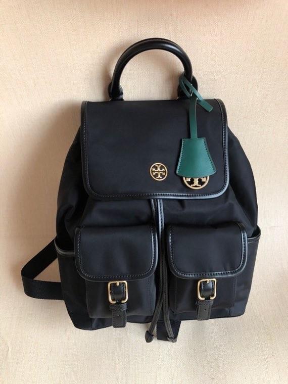 Tory burch backpack piper flap nylon backpack bag 金色logo款perry 背包背囊0811,  女裝, 手袋及銀包, 背囊- Carousell