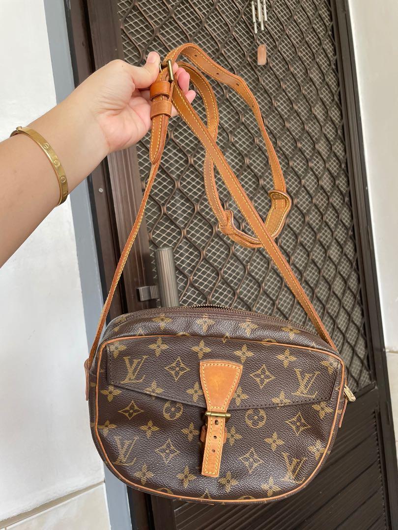 Authentic lv louis vuitton jeune fille pm size sling bag, Luxury