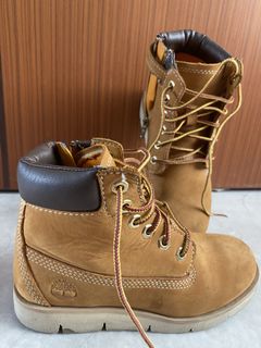 (Category: ) located in . Submitted by rainbowlywardrobe (Listing ID 1096869015, Image 1). Description: .