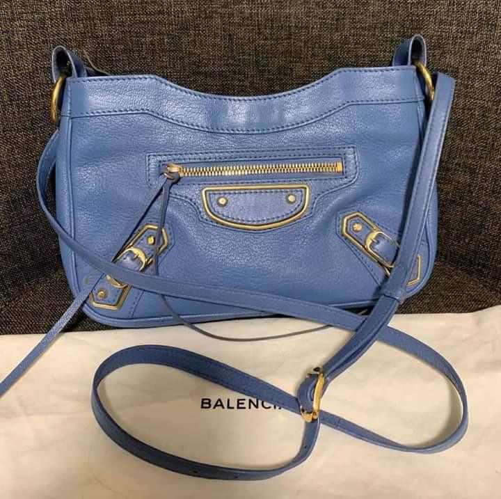 Balenciaga Metallic Edge Hip (Category: Luxury Bags & Wallets) located in Manila. Submitted by bagislifeshop (Listing ID 1096909613, Image 1). Description: ▪️BALENCIAGA METALLIC EDGE HIP▪️ ☑️Available in Singapore ✅💯% authentic ✅Goatskin leather ✅Gold hardware ✅Condition: 9/10 ✅Inclusion: dustbag..