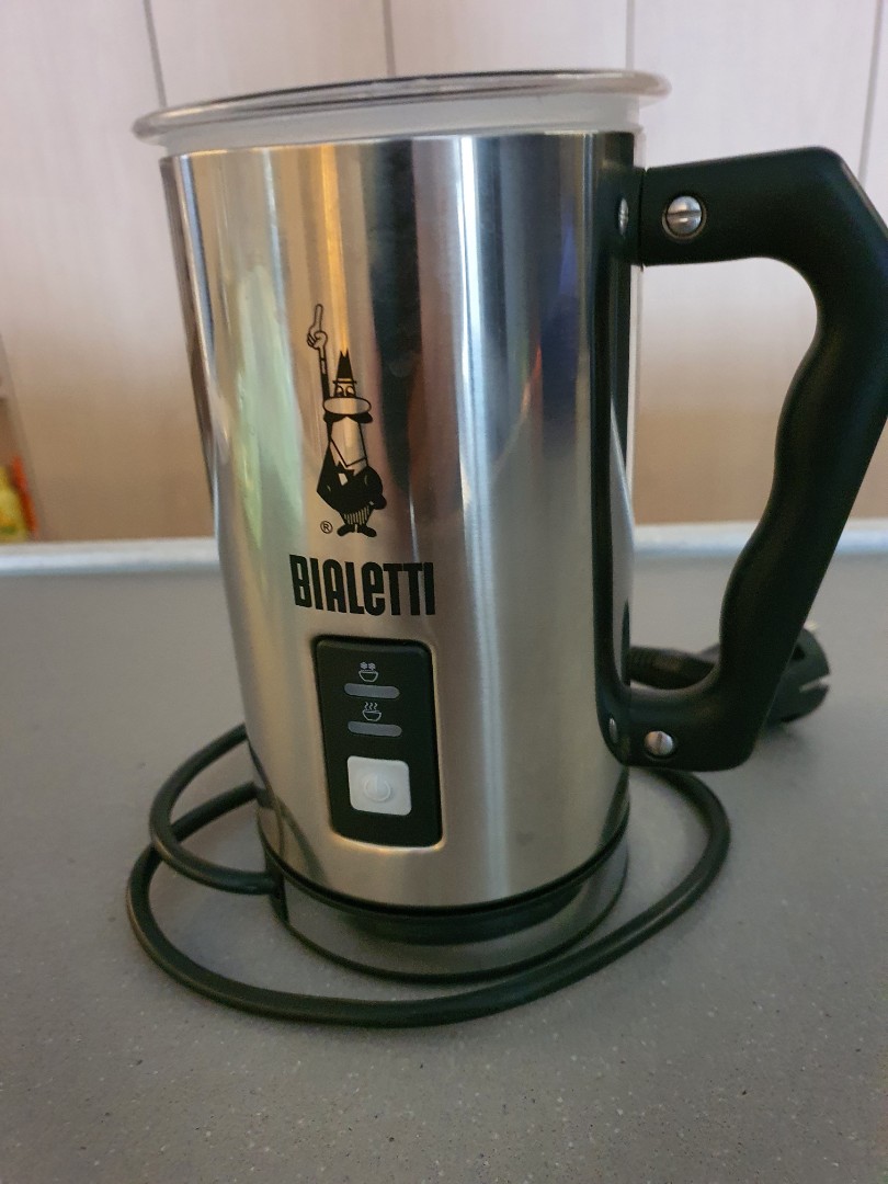 Bialetti Electric Milk Frother, TV & Home Appliances, Kitchen Appliances, Coffee Machines