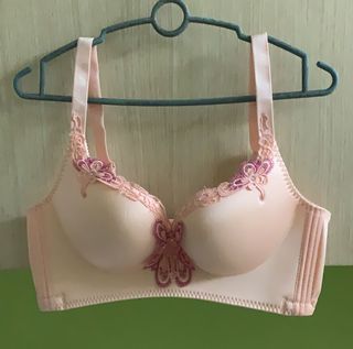 (Category: ) located in . Submitted by sinaxhari (Listing ID 1096766389, Image 1). Description: .