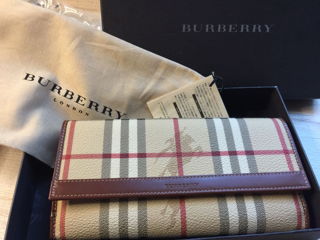 Burberry Long Wallet Logo Leather Authentic USED T20366