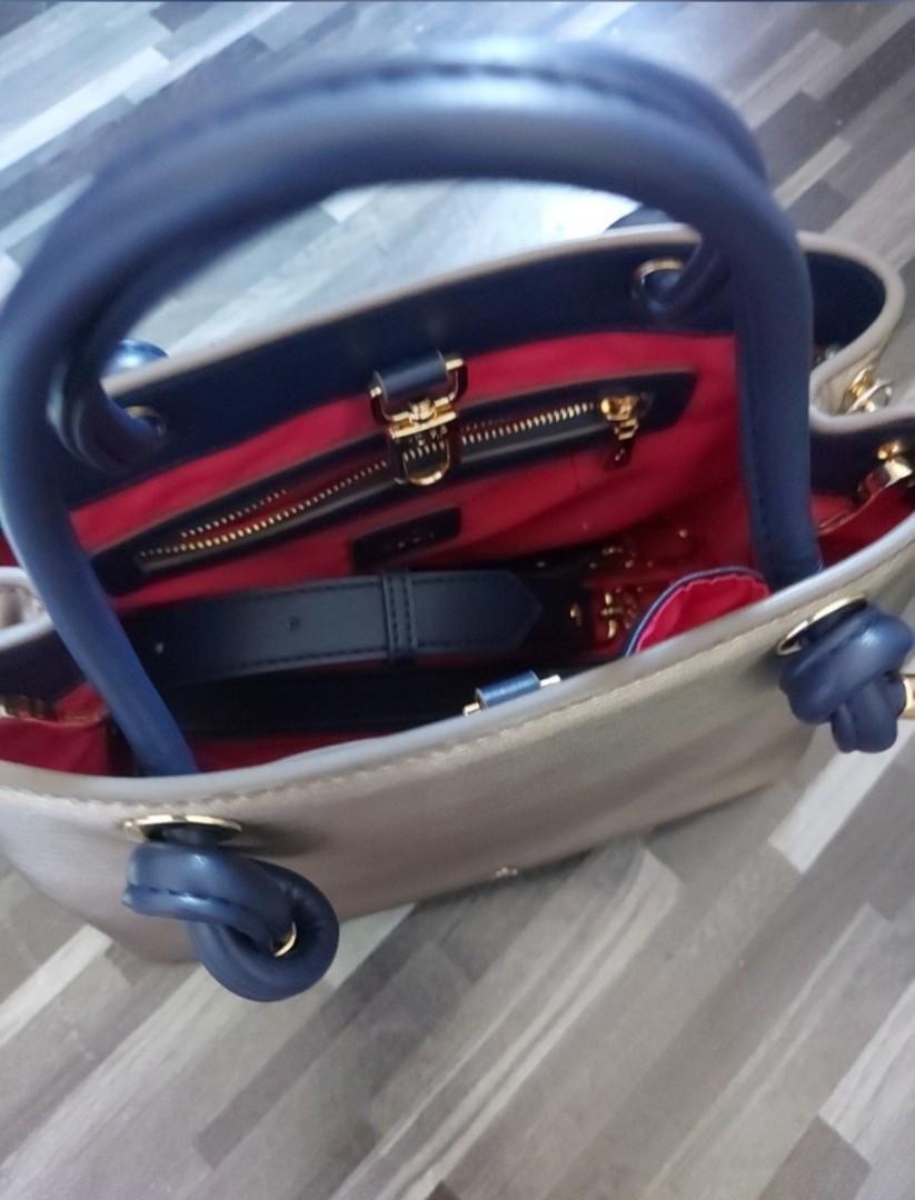 dUCk Dahlia BagCola, Women's Fashion, Bags & Wallets, Tote Bags on