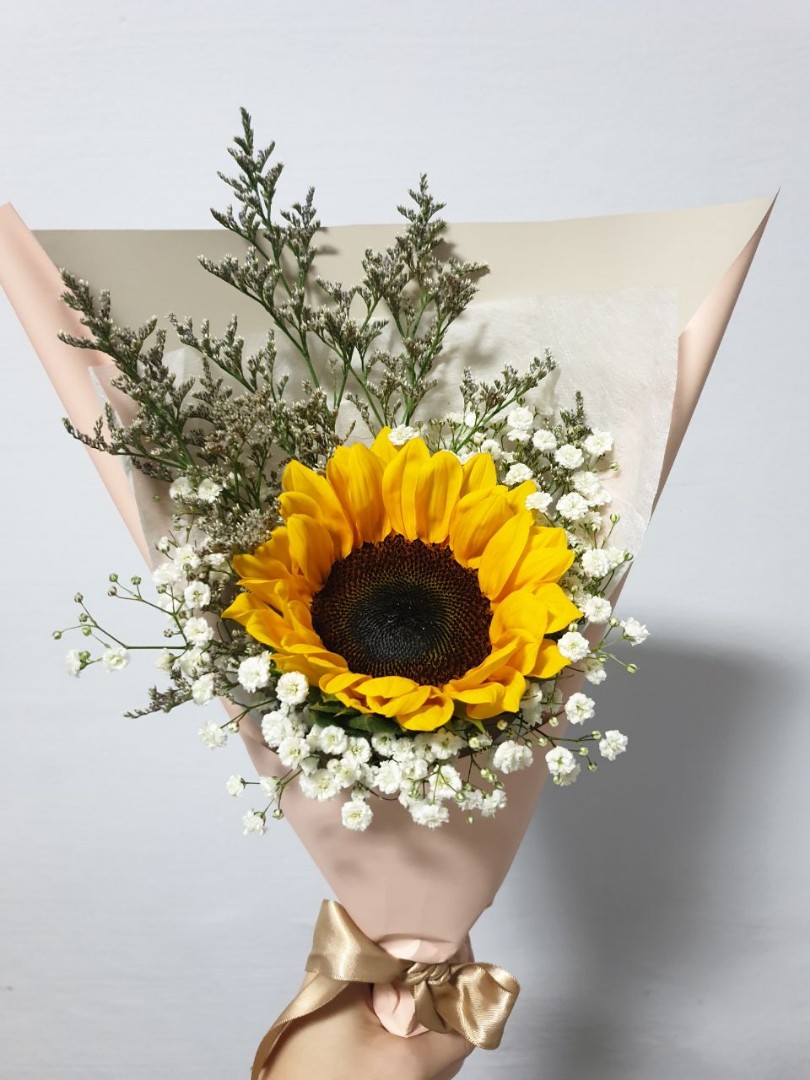 Fresh Sunflower single stalk bouquet, Hobbies & Toys, Stationery ...