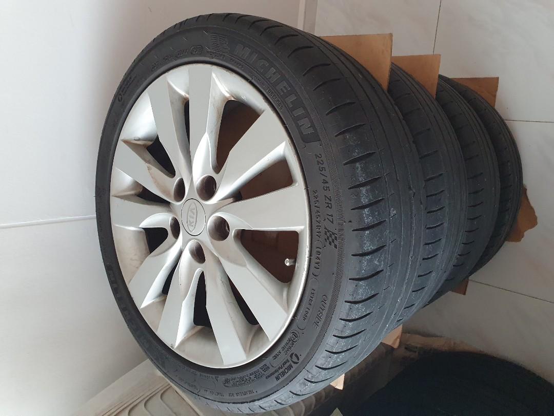 KIA cerato forte 17 inch sport rims with tyres, Car Accessories, Tyres ...