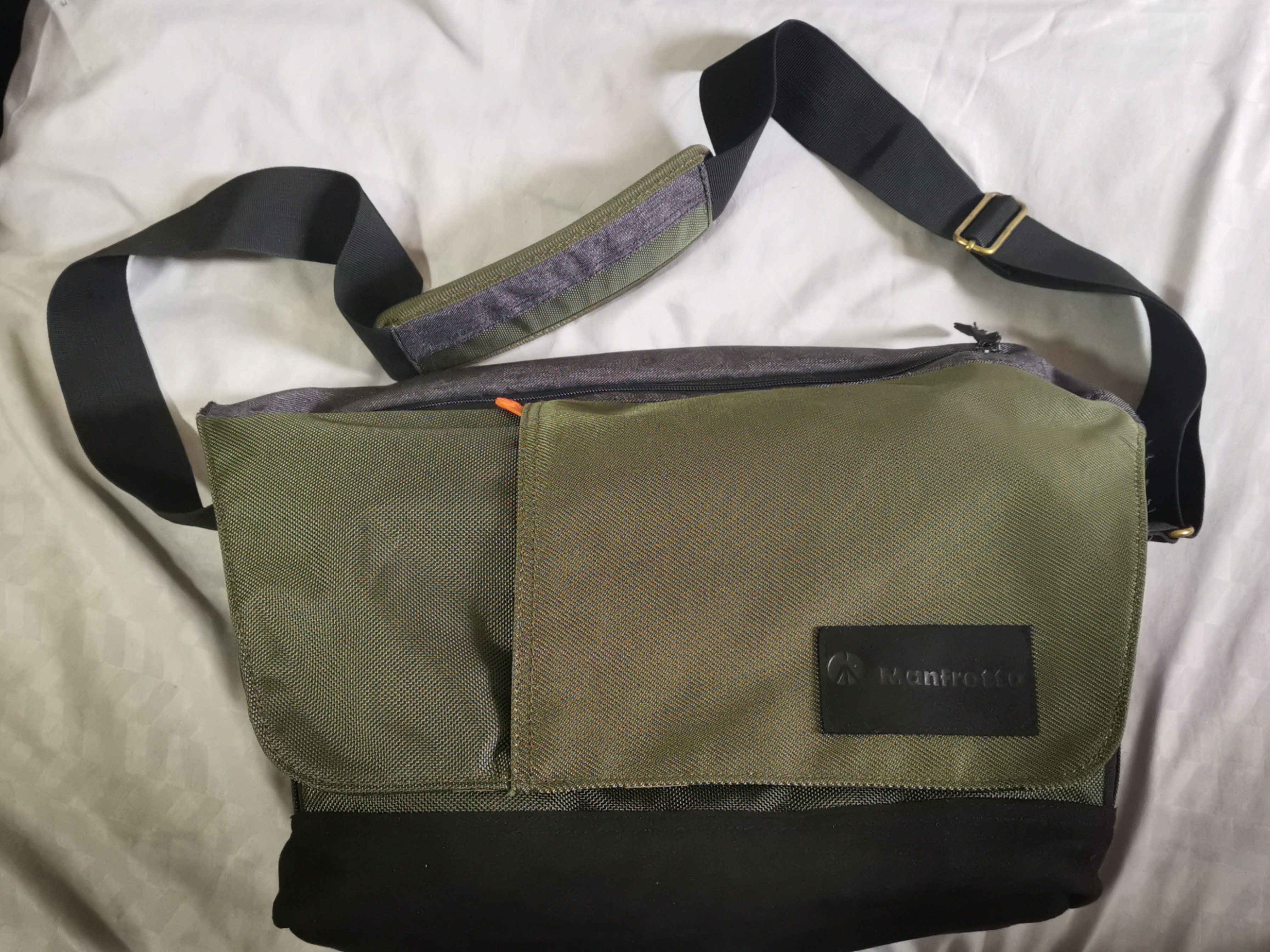 Manfrotto Street Camera Messenger bag for CSC DSLR Photography Photography Accessories Camera Bags Carriers on Carousell