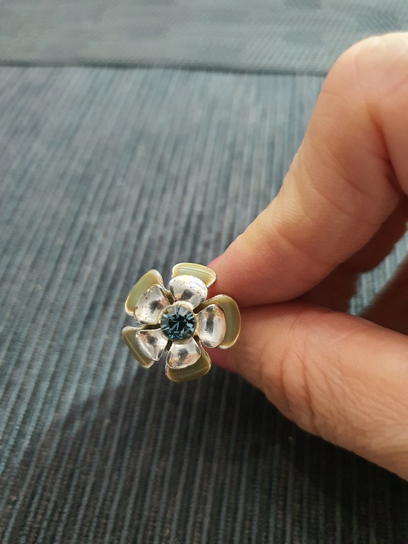Danish design top ring