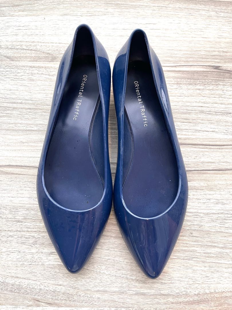Rain flats new arrivals
