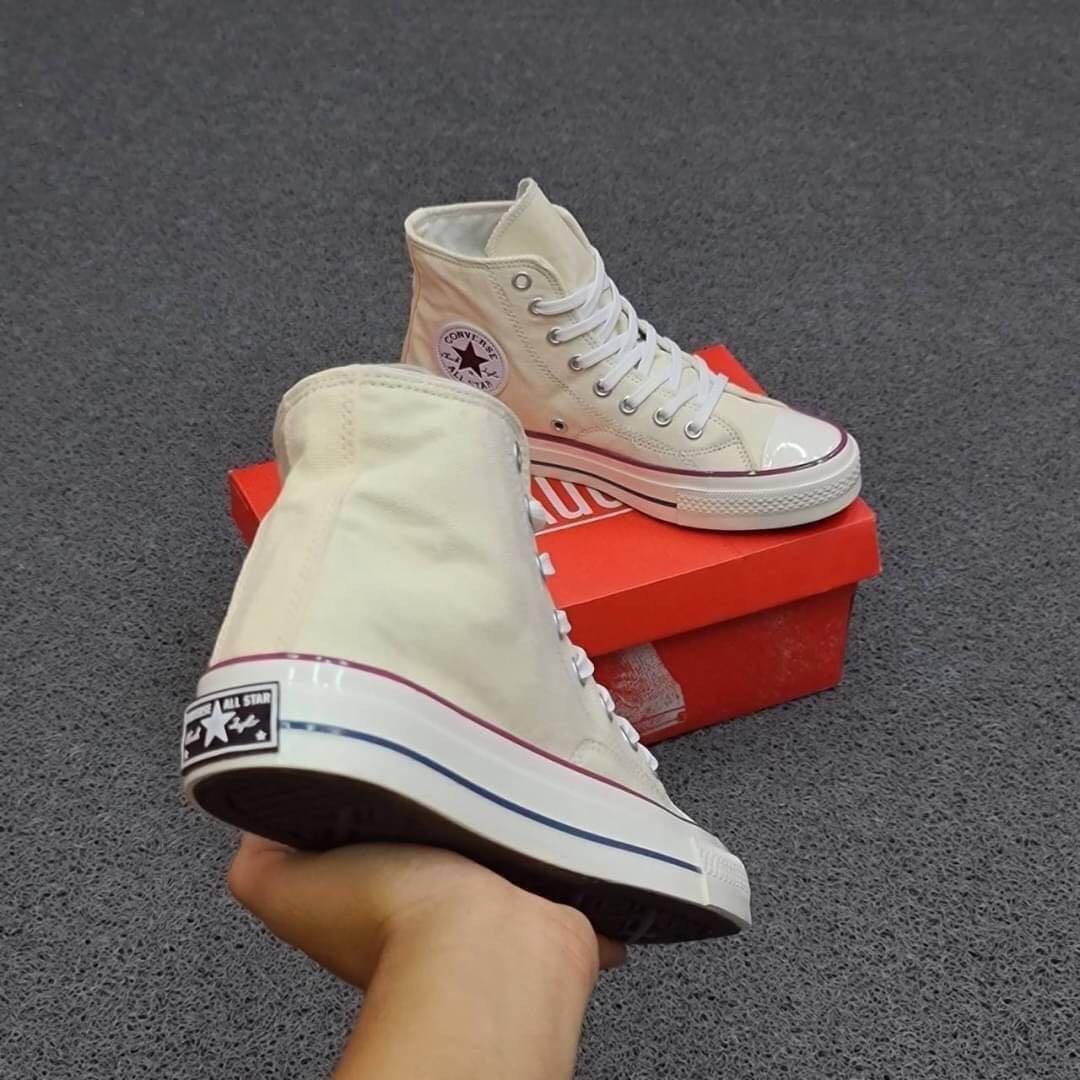 Sepatu top converse cream