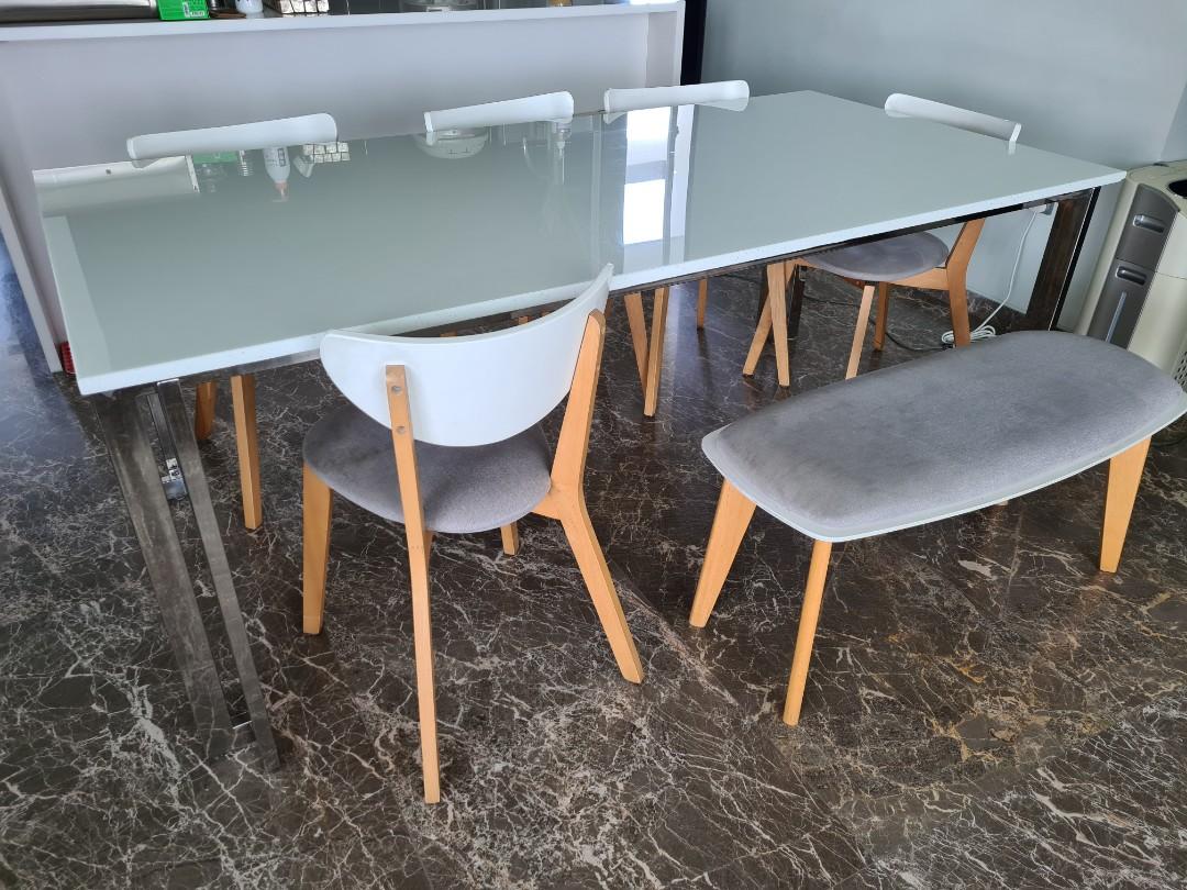 White Granite Dining Table And Chairs
