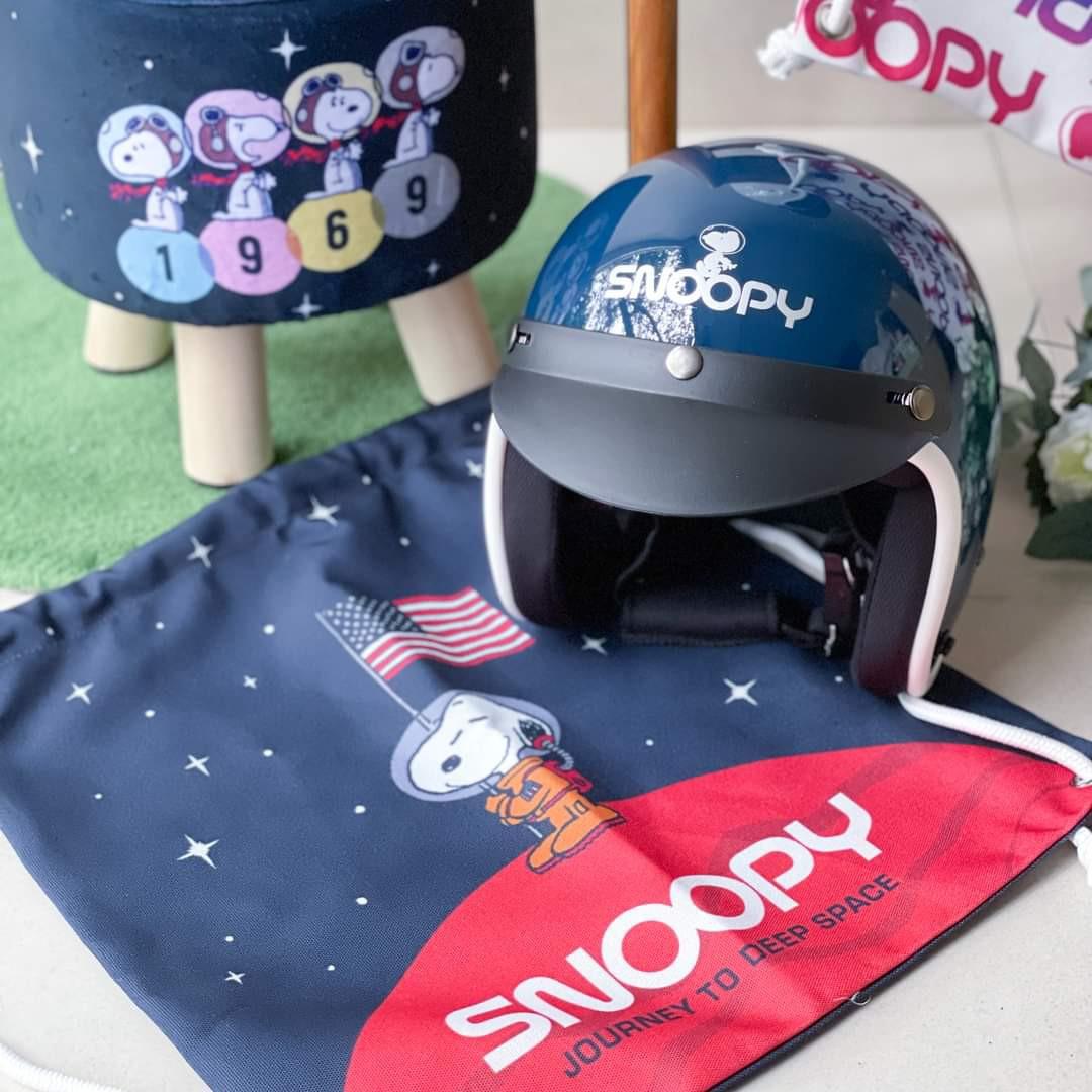 台灣7 11代購 台灣直送 Snoopy漫遊太空安全帽 後背袋組 藍色款 其他 其他 Carousell