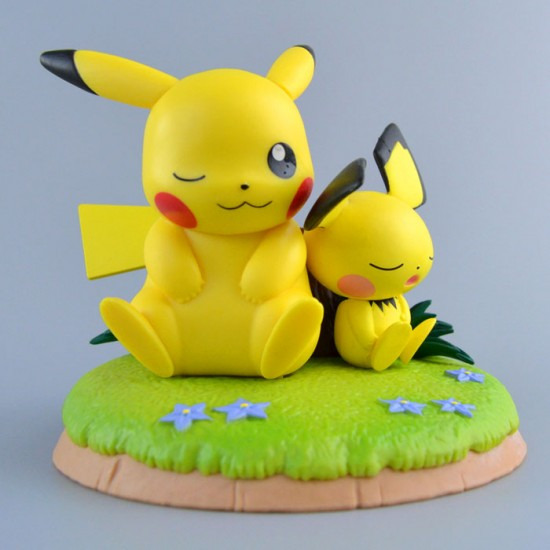 Pokemon Relaxing Time Japanese Import U.S SHIPPING Pikachu and Pichu Figure 