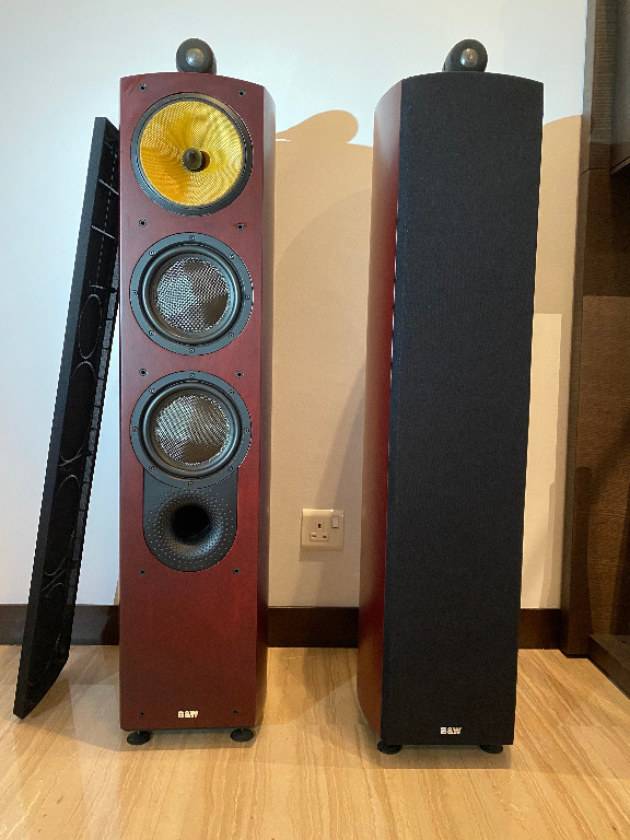 B W Nautilus 804 Floorstander speakers
