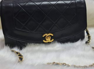 (Category: ) located in . Submitted by luxandchic (Listing ID 1096920801, Image 1). Description: .