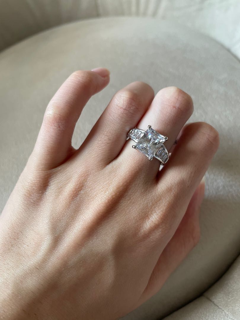 Cincin 2024 diamond solitaire