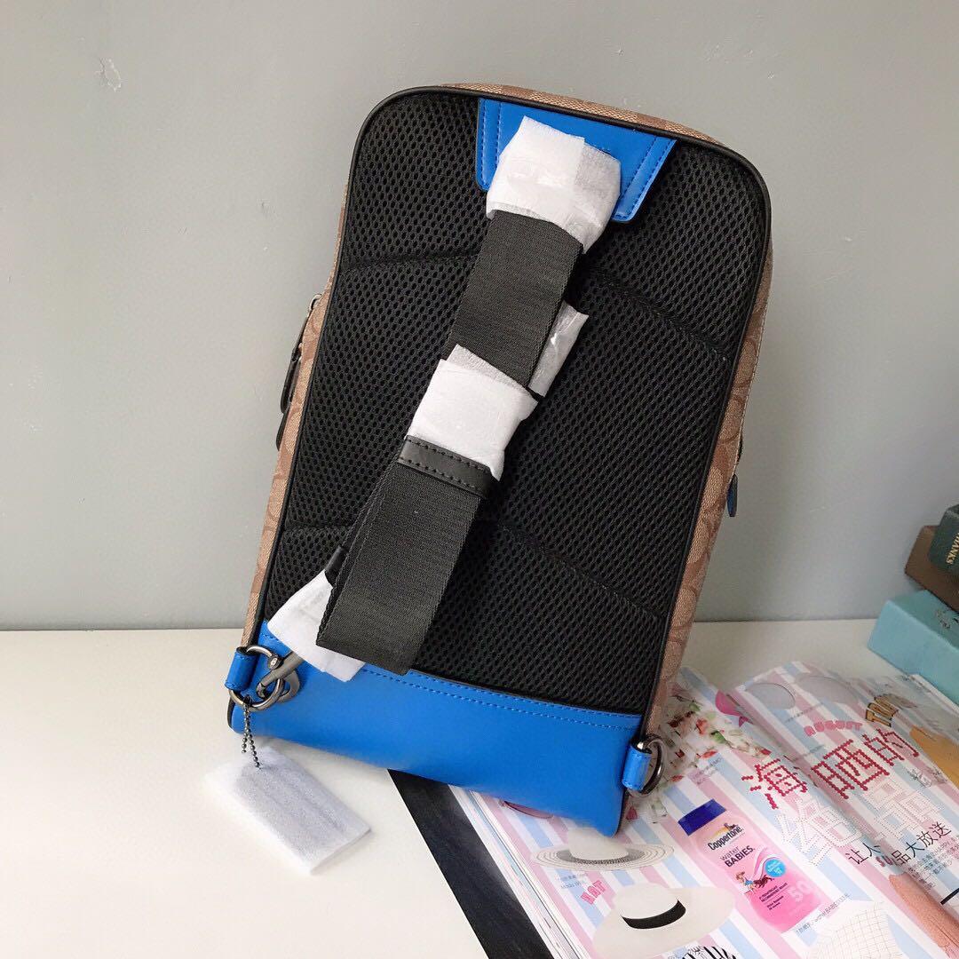 COACH GRAHAM PACK IN COLORBLOCK SIGNATURE CANVAS