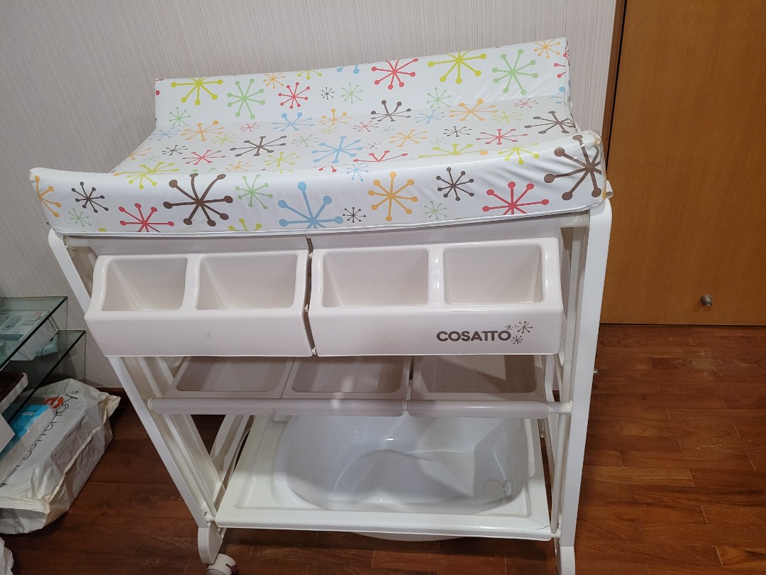 Changing table with bathtub, Babies & Kids, Baby Nursery & Kids