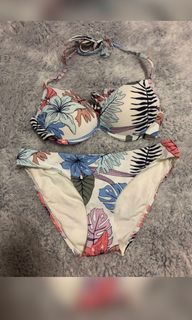 (Category: ) located in . Submitted by teaandabook (Listing ID 1096990855, Image 1). Description: .
