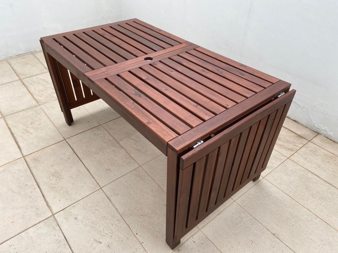 Ikea Applaro Extendable Outdoor Table with 4 Applaro chairs and tarp