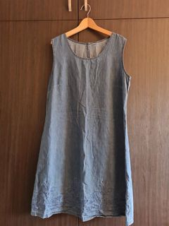 (Category: ) located in . Submitted by imeldascloset (Listing ID 1097017781, Image 1). Description: .