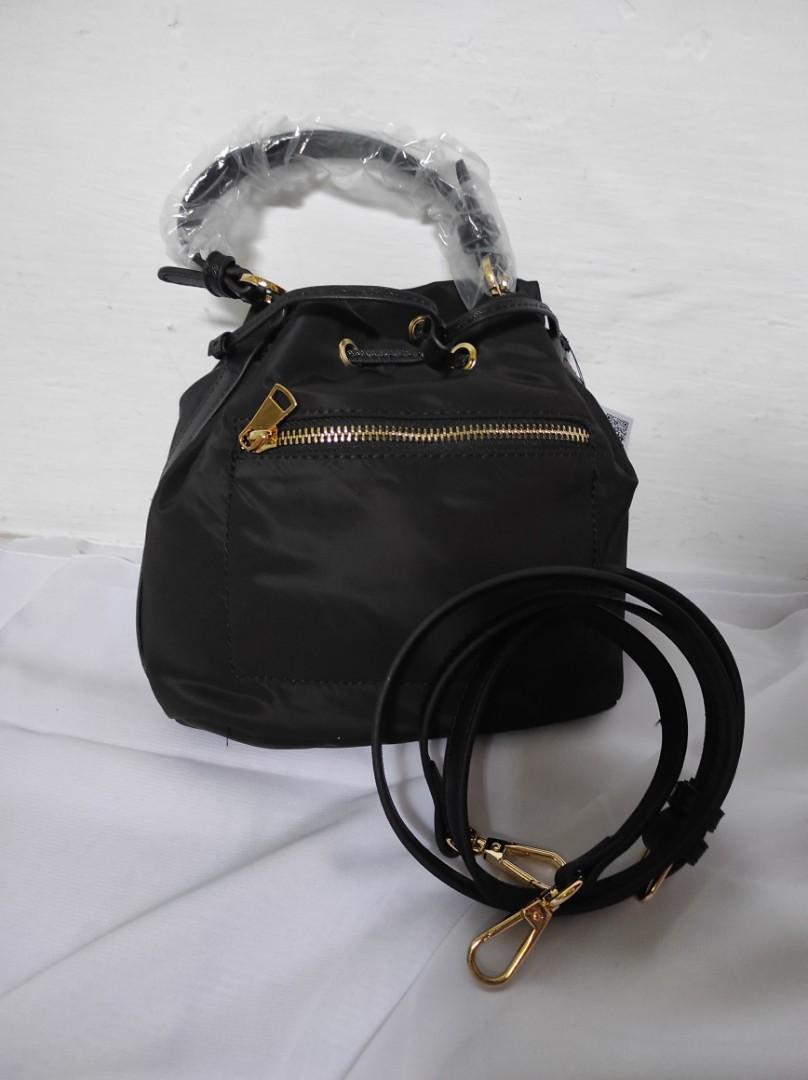 MANGO NYLON BUCKET BAG