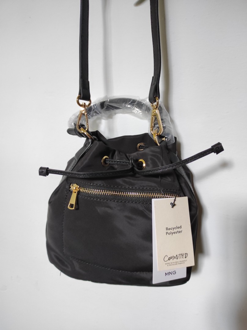 MANGO NYLON BUCKET BAG