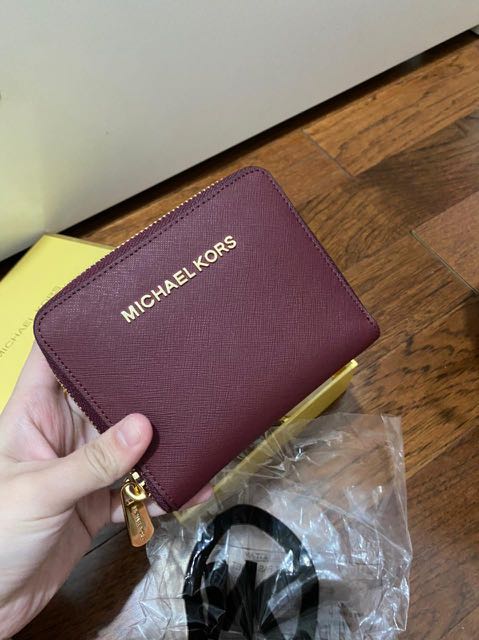 Michael kors wallet maroon hotsell