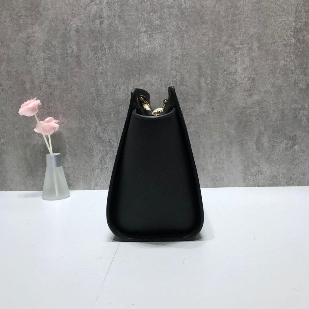 Mk Michael Kors Selma sling bag