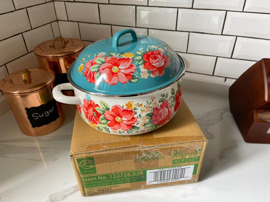 The Pioneer Woman Vintage Floral 4-Quart Dutch Oven