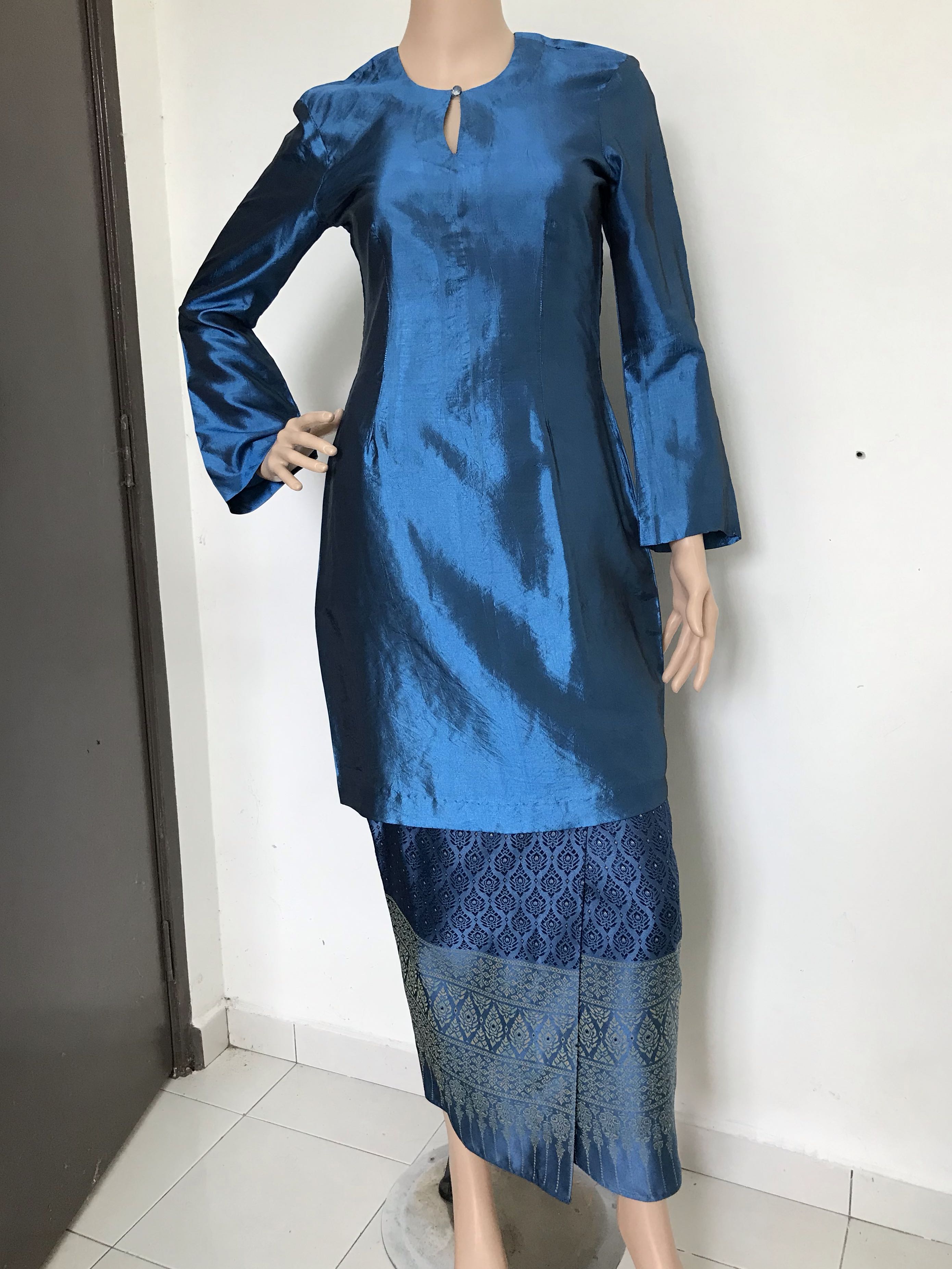 Thai silk kurung moden Women s Fashion Muslimah Fashion Baju