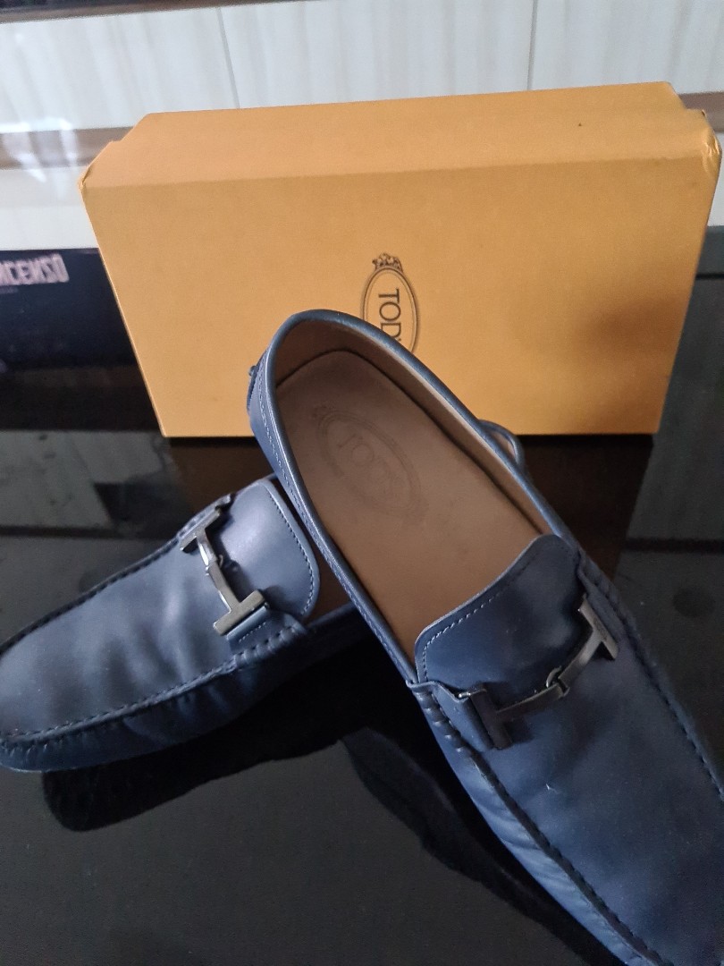 TOD'S Shoes, Men's Fashion, Footwear, Casual shoes on Carousell