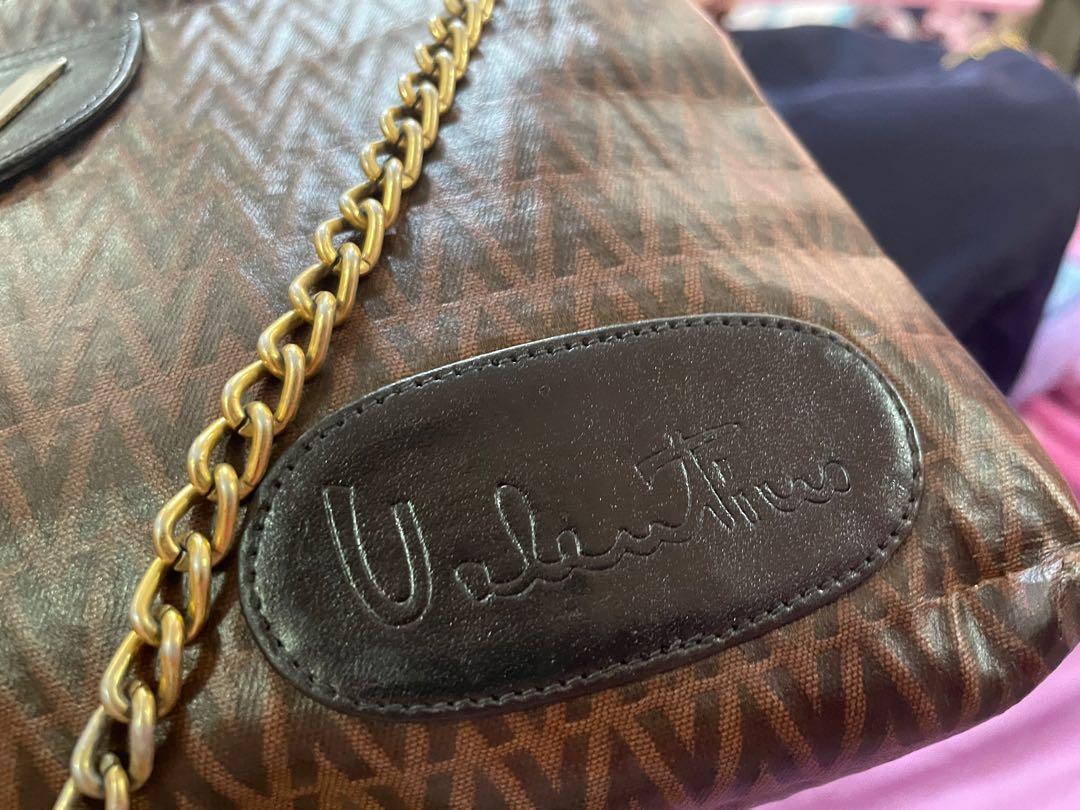 Valentino Clutch with chain sling (Category: Luxury Bags & Wallets) located in Quezon City. Submitted by thrift_saver07 (Listing ID 1097009487, Image 2). Description: Valentino Clutch bag with custom chain to make it shoulder bag..