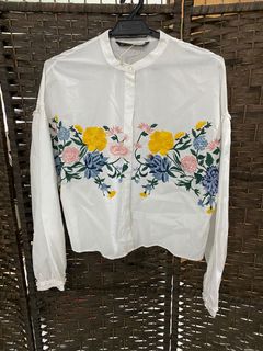 (Category: ) located in . Submitted by shopperswardrobe (Listing ID 1097040734, Image 1). Description: .
