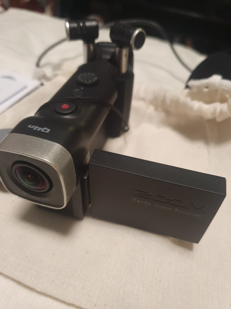 Zoom Q4n, Photography, Video Cameras on Carousell