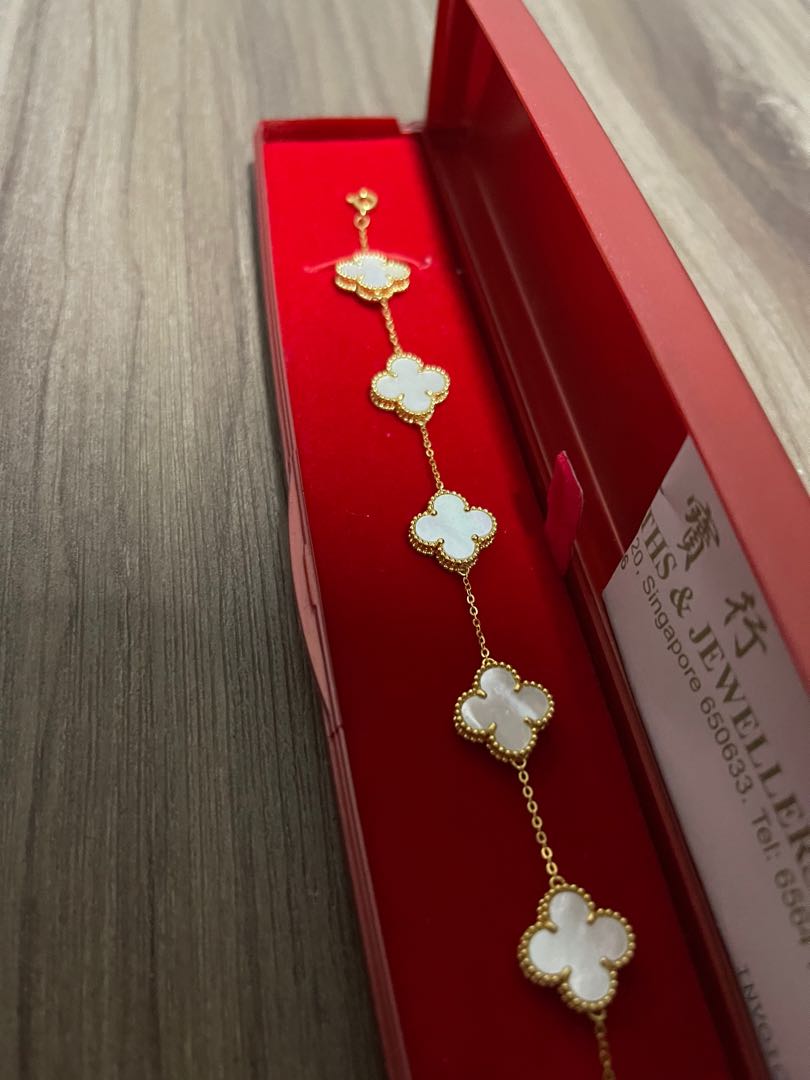 Gold clover bracelet hot sale