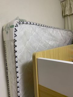 （分類：）位於 。 由 eonuee 提交（商品編號 1097191409，圖片 1）。簡介： 。
