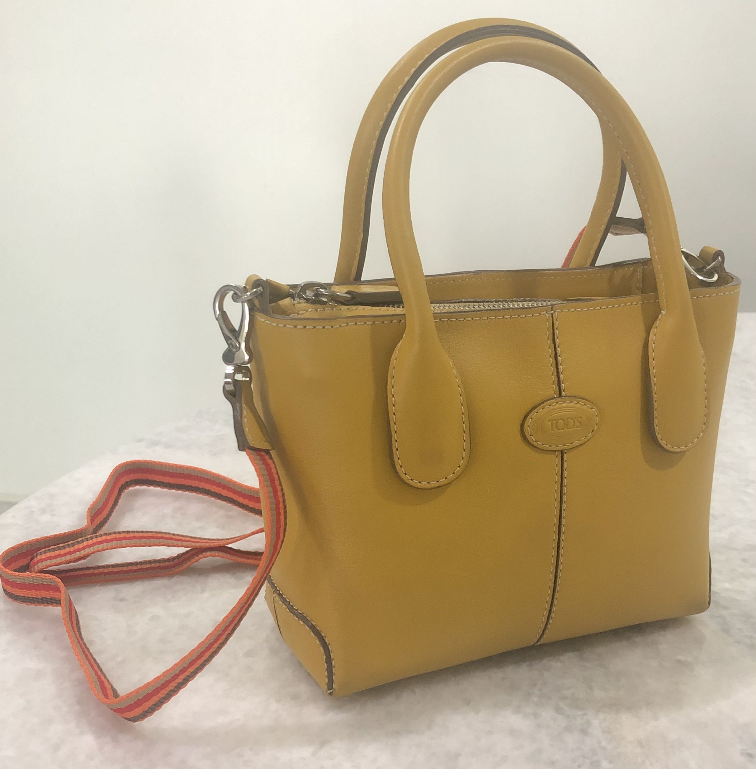 Tod's vintage handbags shop