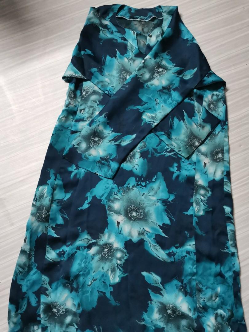 Baju Kurung Bunga Women S Fashion Clothes Tops On Carousell