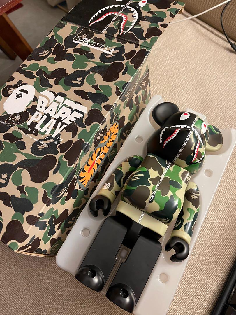 Bape X Medicom Bearbrick 400% Camo Shark Green, 興趣及遊戲, 玩具