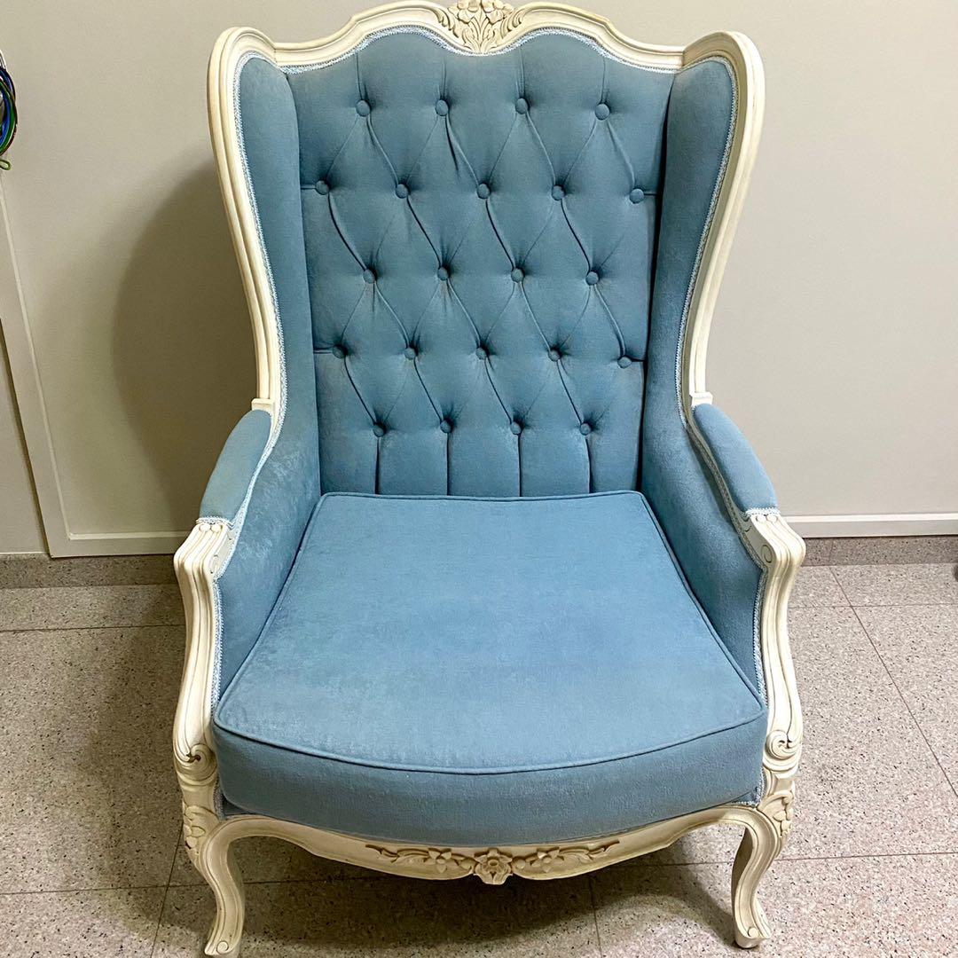 Vintage blue velvet chair sales